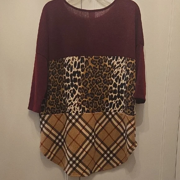 Chic Colorblock Leopard and Plaid Long Sleeve Top - Picture 2 of 3